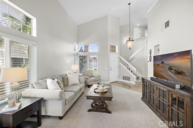 MLS #OC25249324 image #3