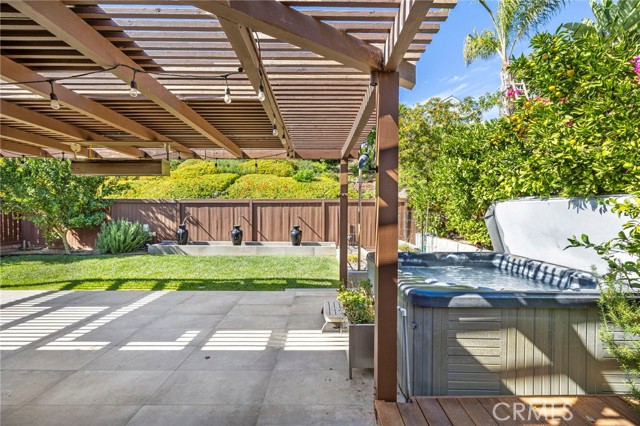 MLS #OC25249327 image #1