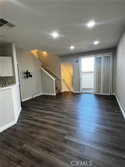 MLS #OC25249354 image #1