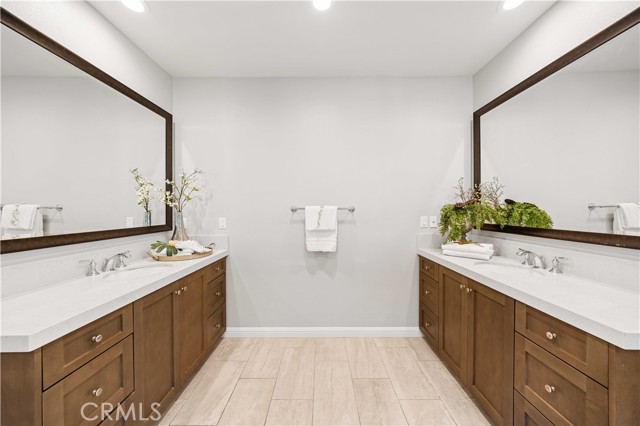 MLS #OC25249376 image #33