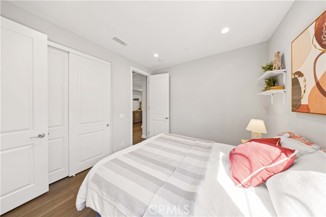 MLS #OC25249376 image #37