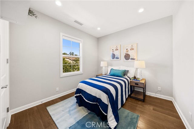 MLS #OC25249376 image #43