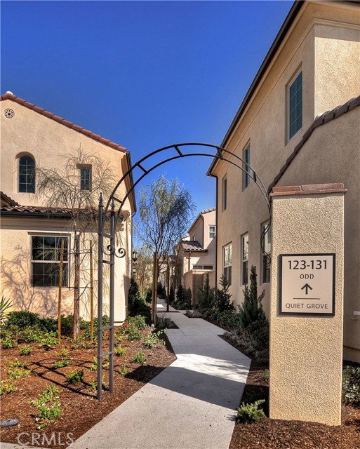 MLS #OC25249406 image #1