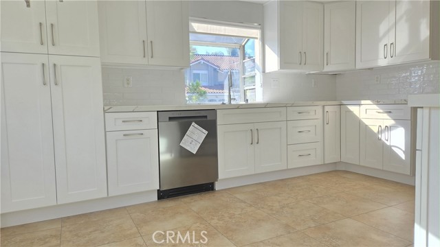 MLS #OC25249412 image #2