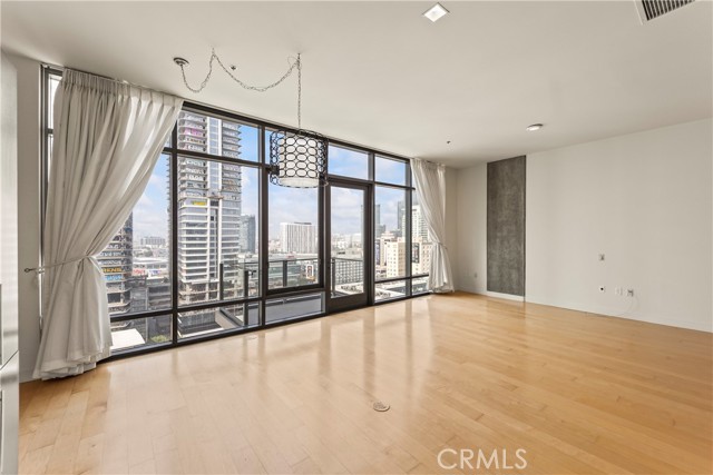 MLS #OC25249564 image #10