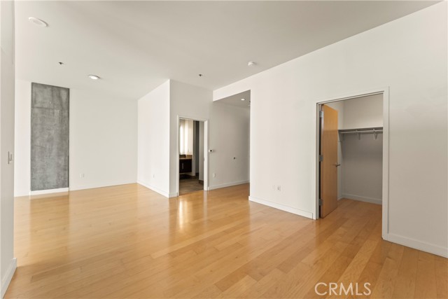 MLS #OC25249564 image #3