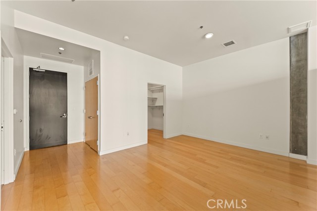 MLS #OC25249564 image #4