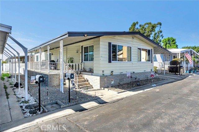 MLS #OC25249606 image #1