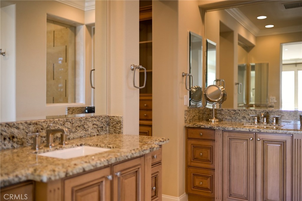 MLS #OC25249651 image #14