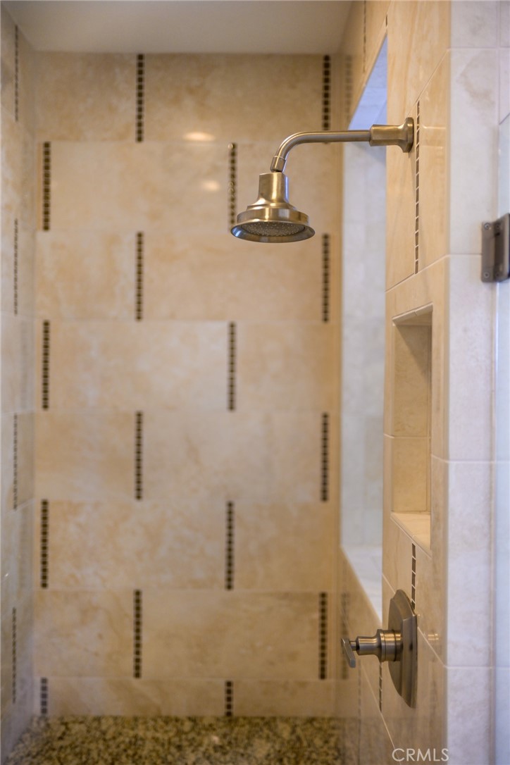 MLS #OC25249651 image #15