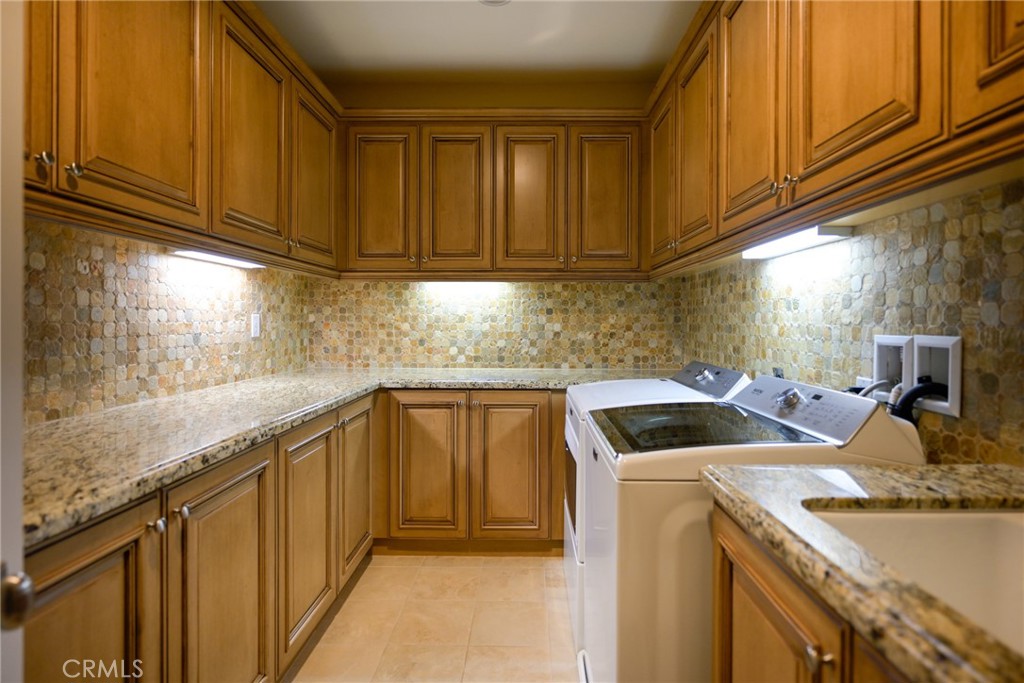 MLS #OC25249651 image #17