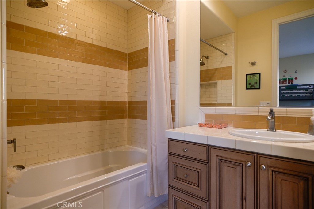 MLS #OC25249651 image #19