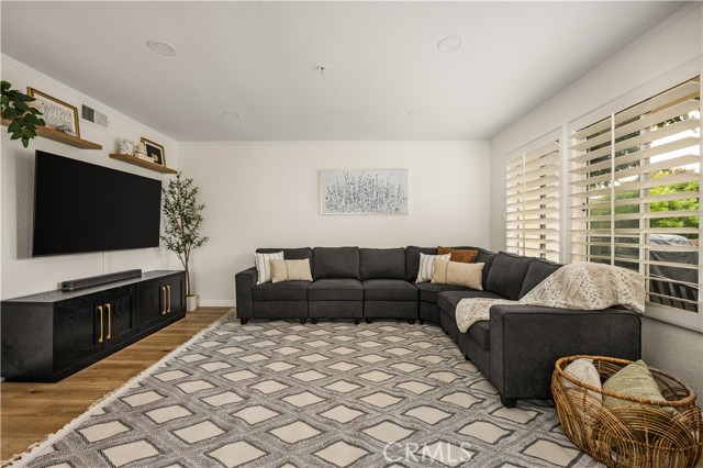 MLS #OC25249687 image #2