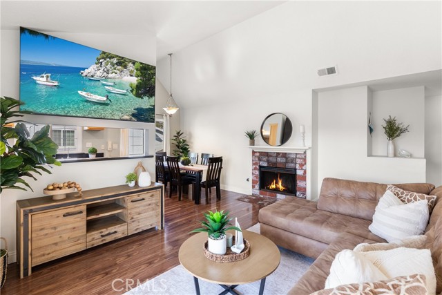 MLS #OC25249757 image #1