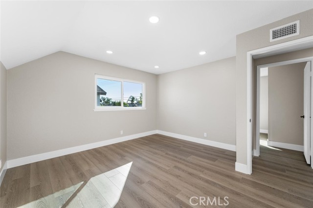 MLS #OC25249792 image #33