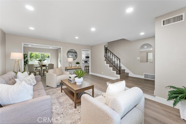 MLS #OC25249792 image #9