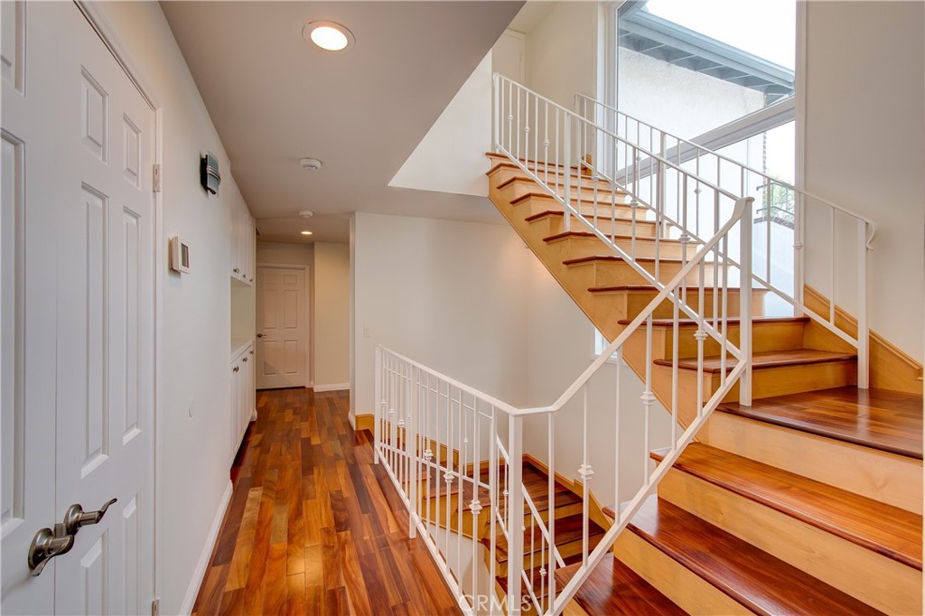 MLS #OC25249821 image #10