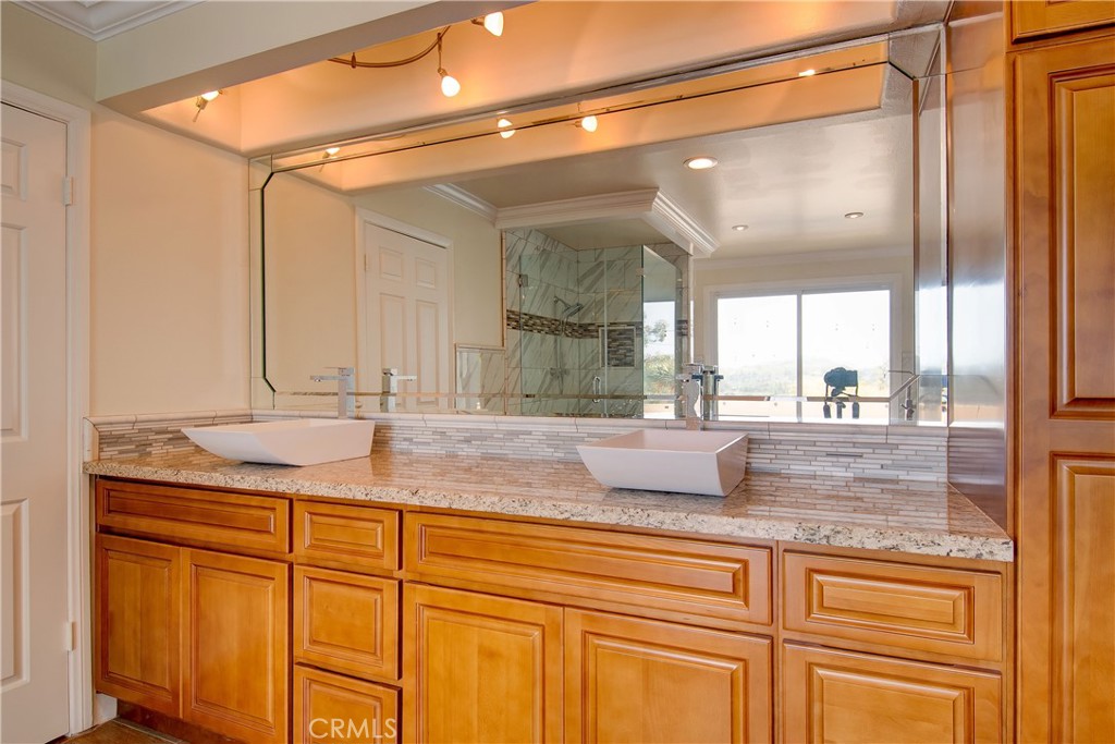 MLS #OC25249821 image #12