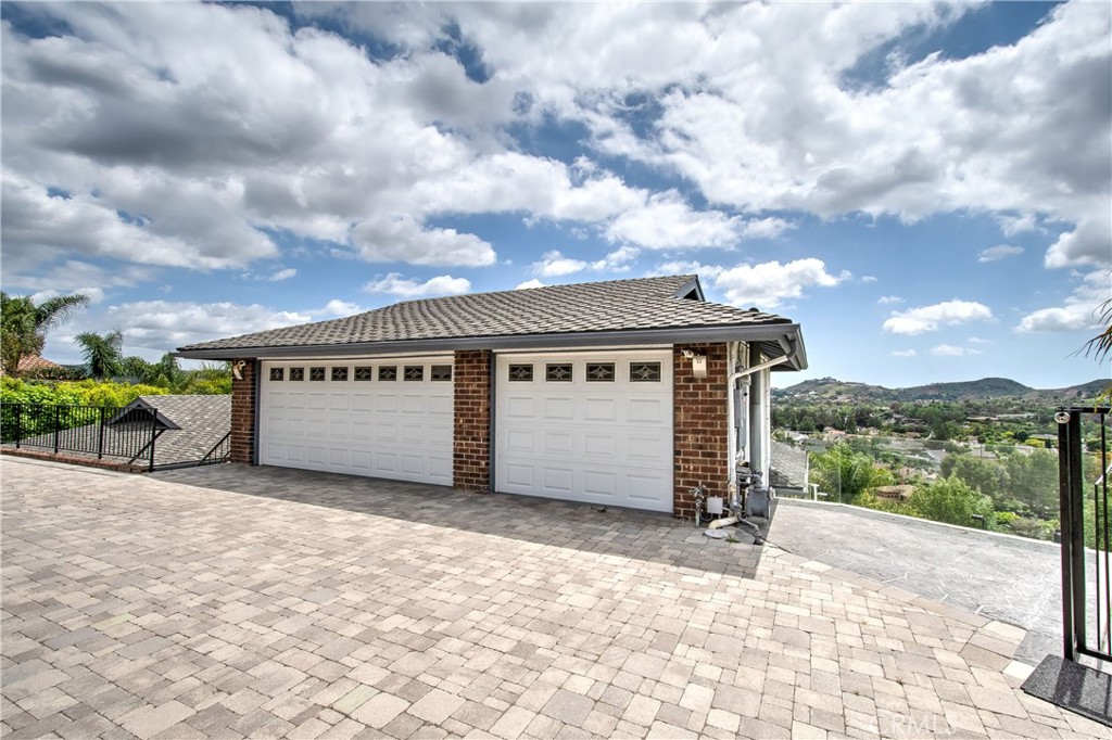 MLS #OC25249821 image #2