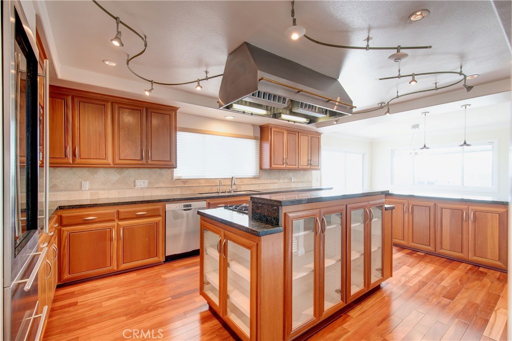 MLS #OC25249821 image #7