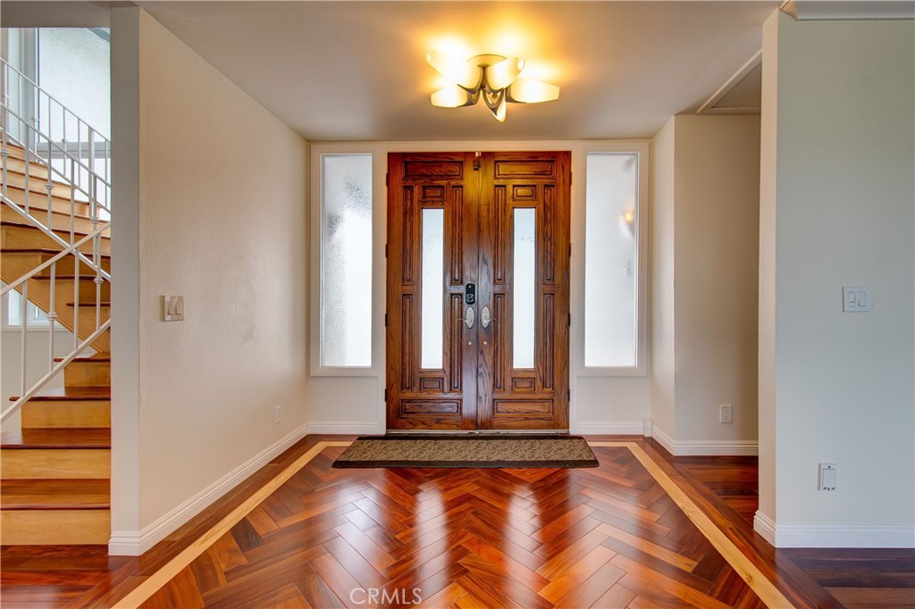 MLS #OC25249821 image #9