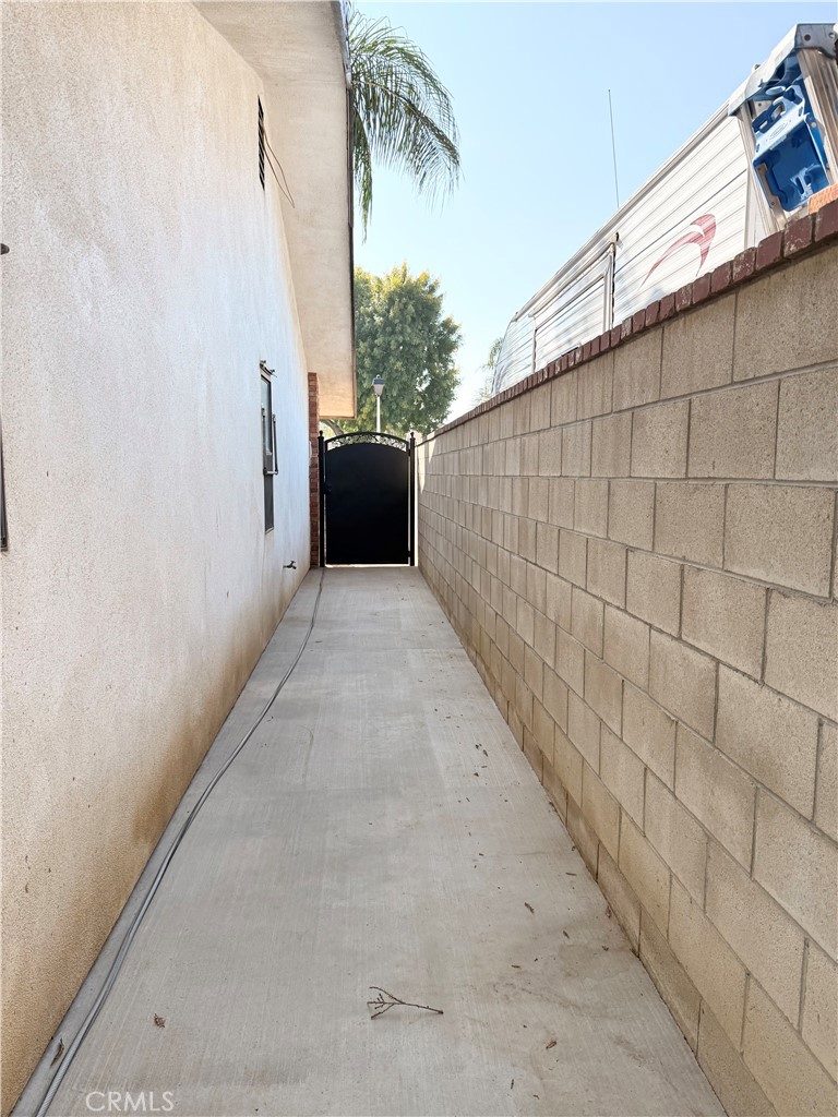 MLS #OC25249851 image #11