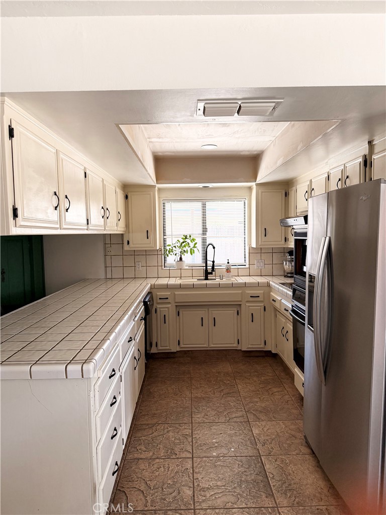 MLS #OC25249851 image #2