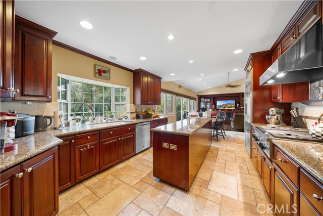 MLS #OC25249869 image #20