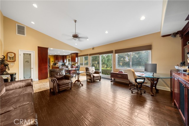 MLS #OC25249869 image #26