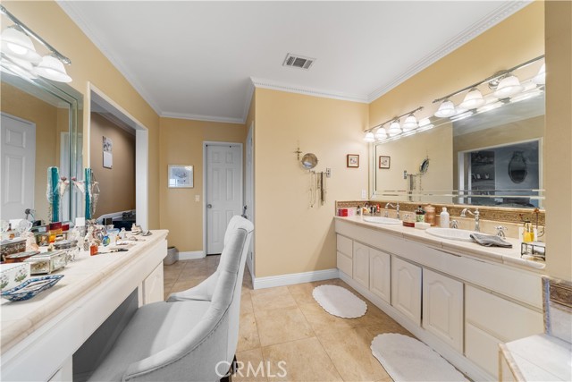 MLS #OC25249869 image #38