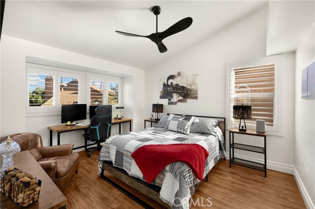 MLS #OC25249873 image #10