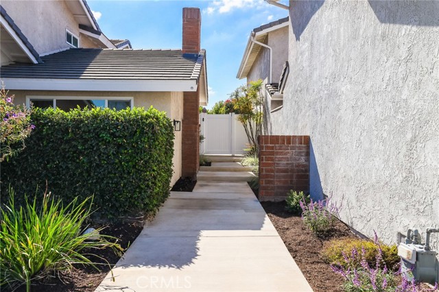 MLS #OC25249937 image #2