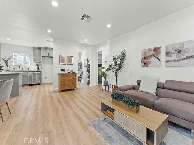 MLS #OC25249946 image #16