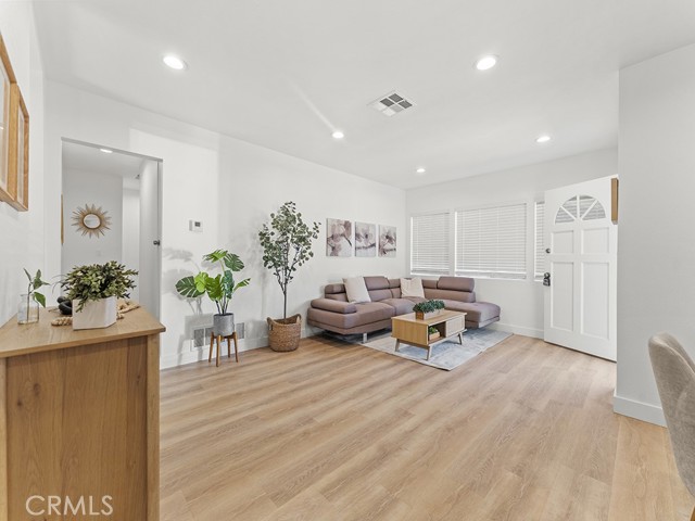 MLS #OC25249946 image #21