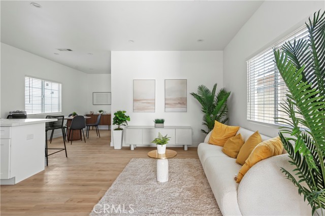 MLS #OC25249946 image #4