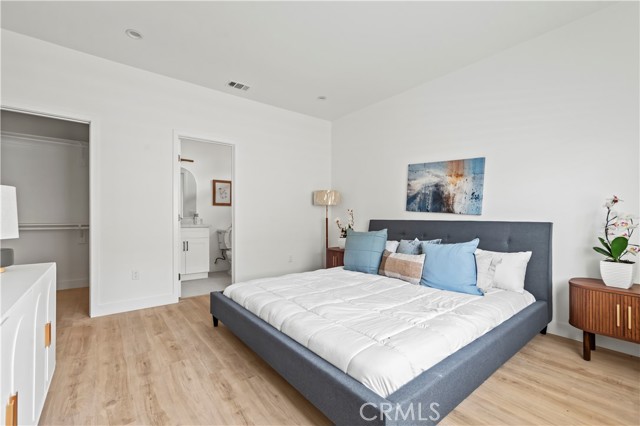 MLS #OC25249946 image #8