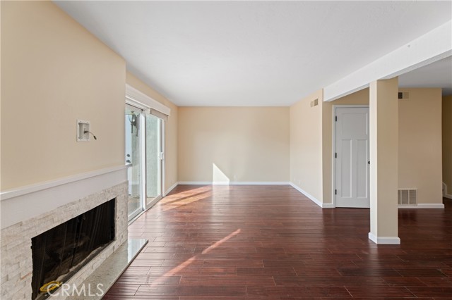 MLS #OC25250058 image #3