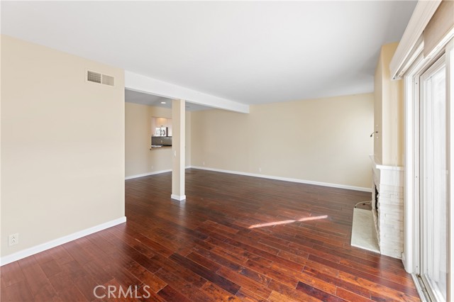 MLS #OC25250058 image #5