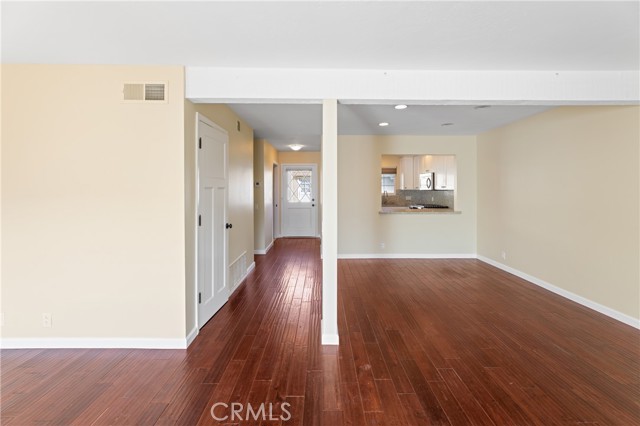 MLS #OC25250058 image #6