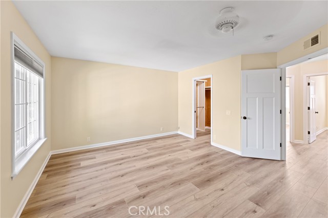 MLS #OC25250058 image #8