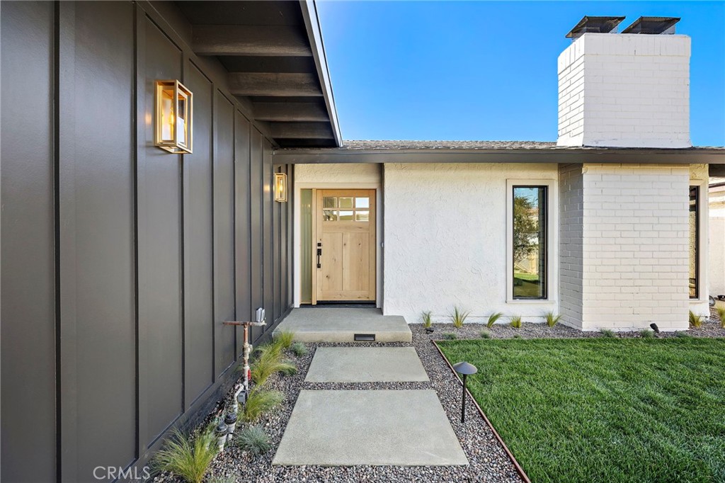 MLS #OC25250070 image #10