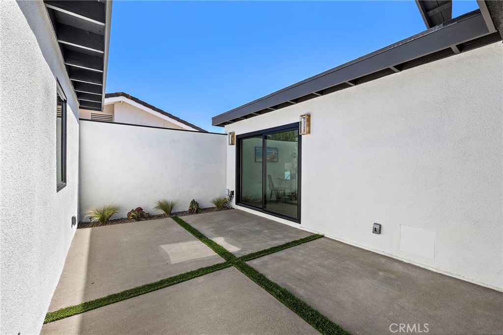 MLS #OC25250070 image #32