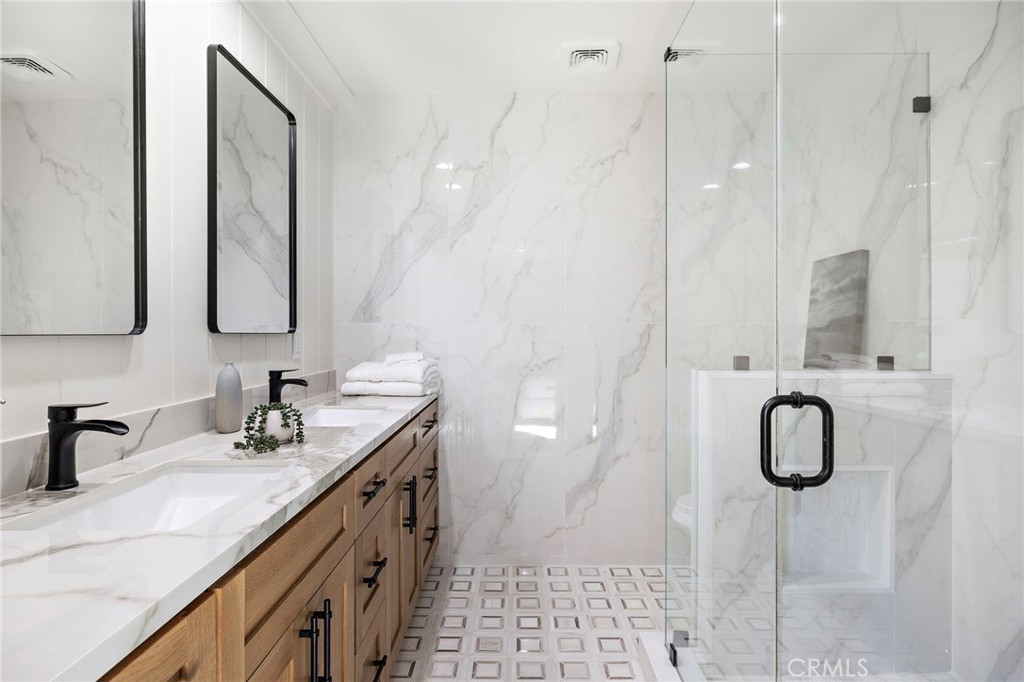 MLS #OC25250070 image #38