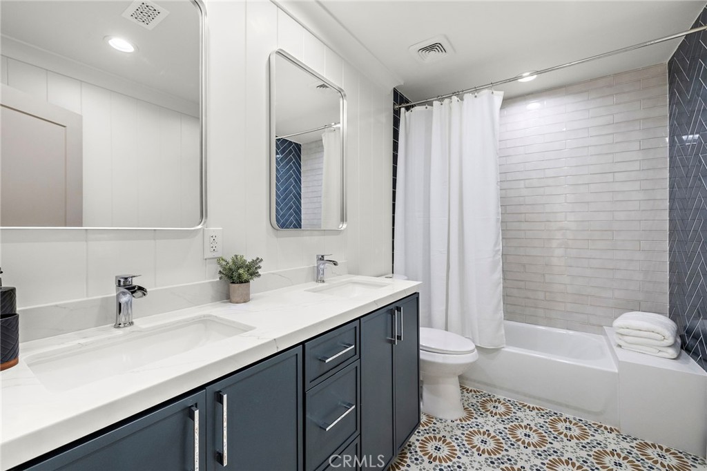 MLS #OC25250070 image #41