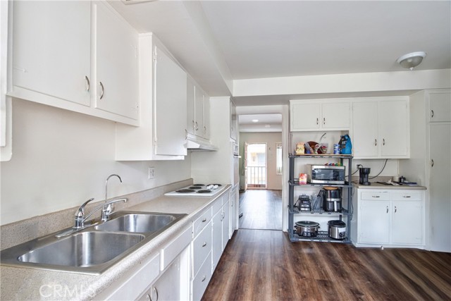 MLS #OC25250096 image #9