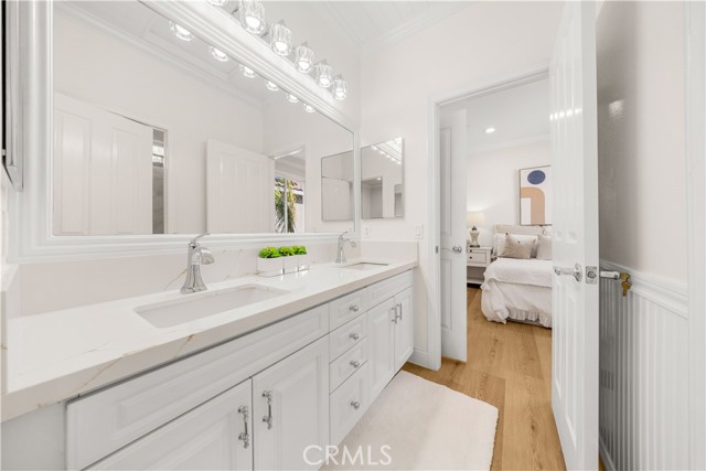 MLS #OC25250127 image #40