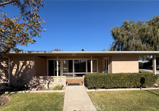 MLS #OC25250136 image #1