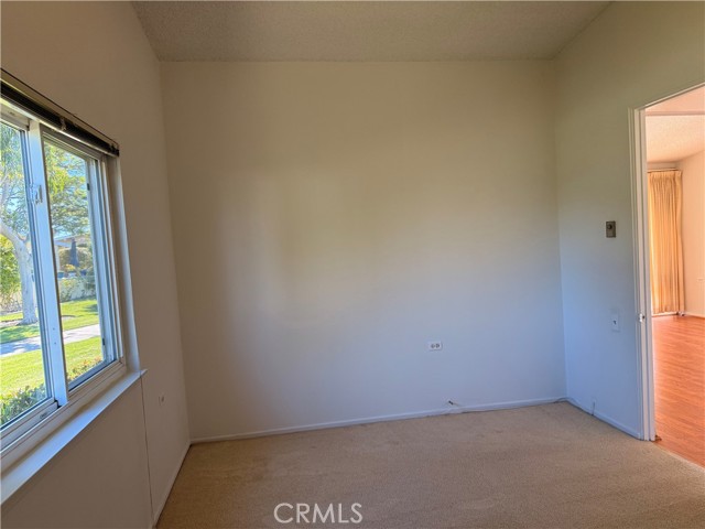 MLS #OC25250136 image #30