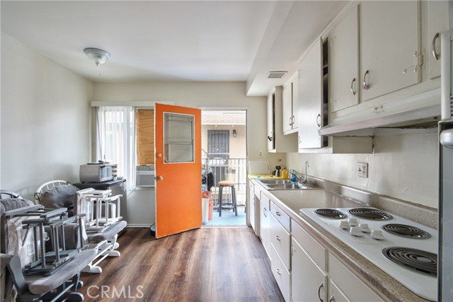 MLS #OC25250096 image #10