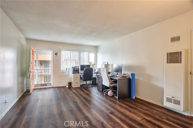 MLS #OC25250096 image #5